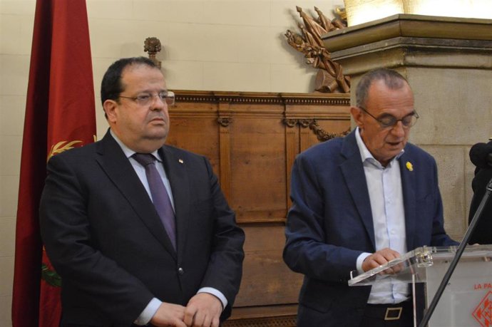El conseller de Interior, Joan Ignasi Elena, y el alcalde de Lleida, Miquel Pueyo