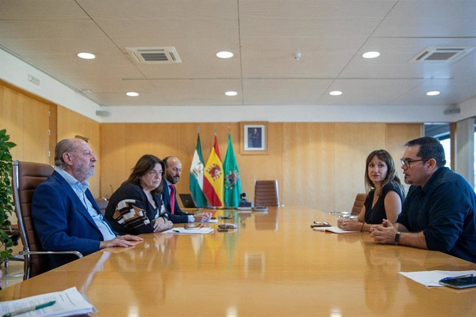 Villalobos con el alcalde de Peñaflor