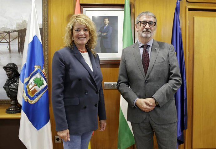 El Puerto de Huelva y la Universidad de Cádiz impulsan la formación en logística e intermodalidad.