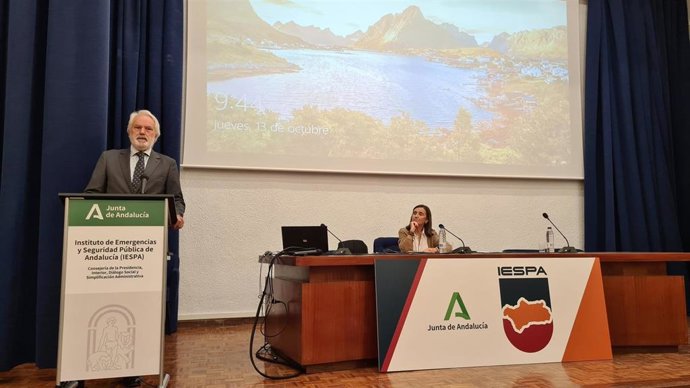 Medio centenar de efectivos de emergencia reciben en el Iespa formación para actuar en episodios de inundaciones