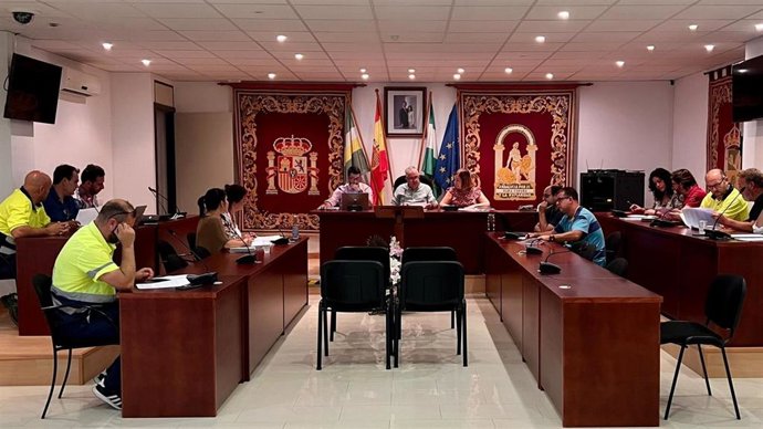 La delegada de Recursos Humanos, Cyra de la Cruz, ha cerrado el acuerdo con el comité de empresa del Ayuntamiento.