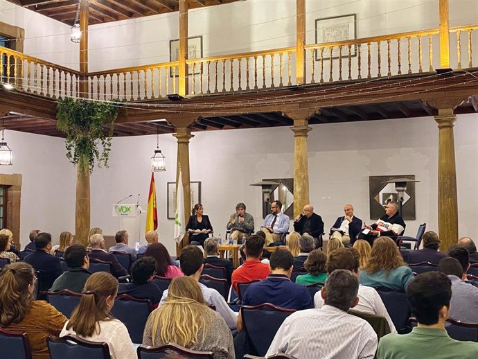 Jornada de Vox sobre turismo en Oviedo