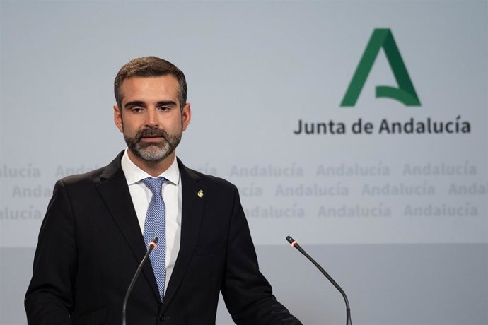 El consejero de Sostenibilidad y portavoz del Gobierno andaluz, Ramón Fernández Pacheco, en rueda de prensa posterior a un Consejo de Gobierno en una imagen de archivo