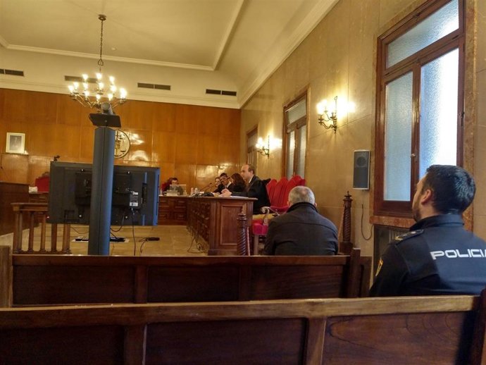 Archivo - Imagen del juicio por el asesinato de Lucía Patrascu