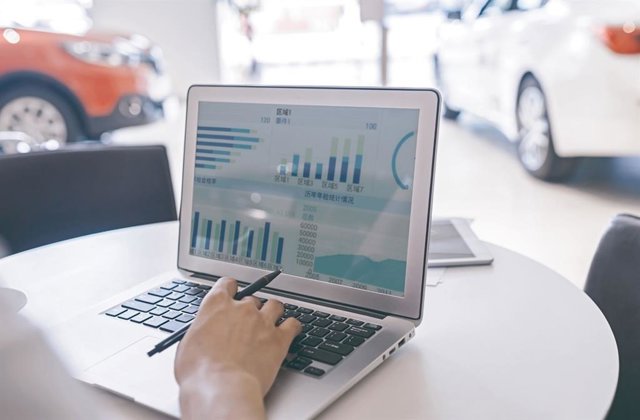 Archivo - Venta de coches online.