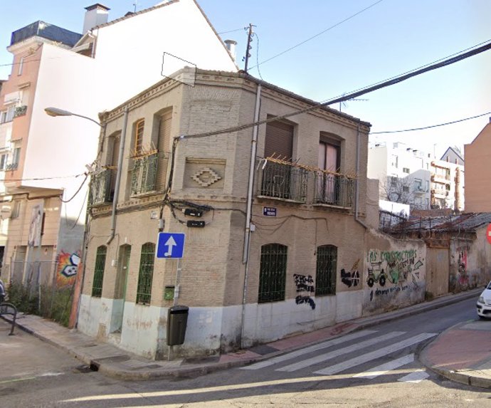 Policía inicia el desalojo de 'La Higuera', edificio okupado hace una década en Tetuán