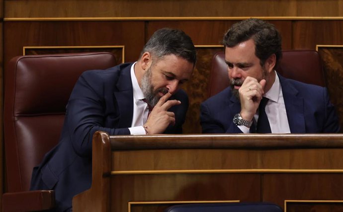 Archivo - El líder de Vox, Santiago Abascal, y el portavoz en el Congreso, Iván Espinosa de los Monteros