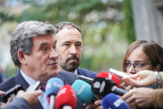 El ministro de Inclusión, Seguridad Social y Migraciones, José Luis Escrivá, en su visita de este viernes a Vitoria-Gasteiz