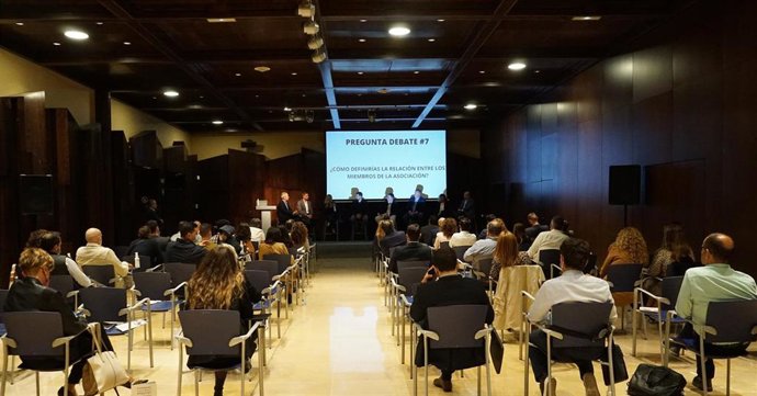 La agencia inmobiliaria Atalaya Team organiza la jornada Triunfar a través del cambio.