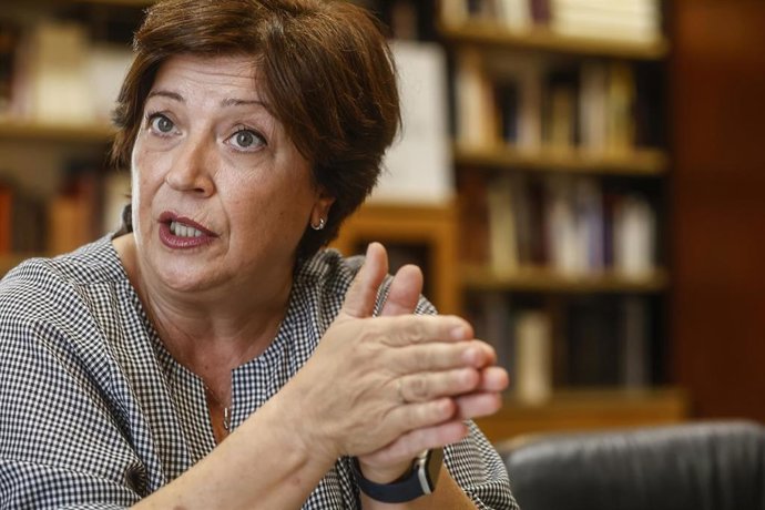 La presidenta de la Academia Valenciana de la Lengua, Verónica Cantó, durante una entrevista para Europa Press. 