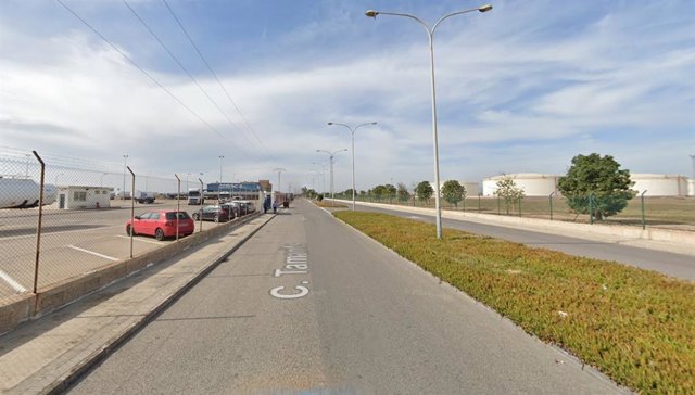 Una fuga de gas natural en un camión obliga a evacuar a los trabajadores de una empresa en Albuixech