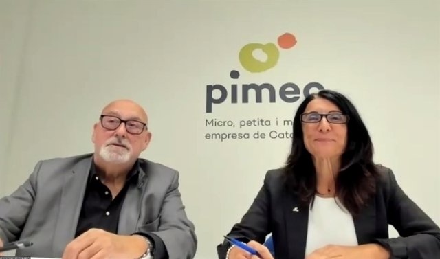 El president de PimeComerç, Àlex Goñi, i la directora de la patronal, Pilar Mínguez