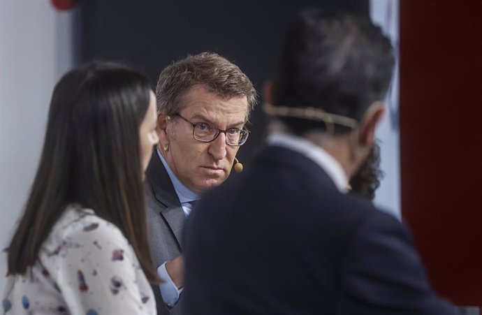 El presidente del Partido Popular, Alberto Núñez Feijóo, interviene durante el encuentro sobre Los Retos del Futuro del diario 'Las Provincias'