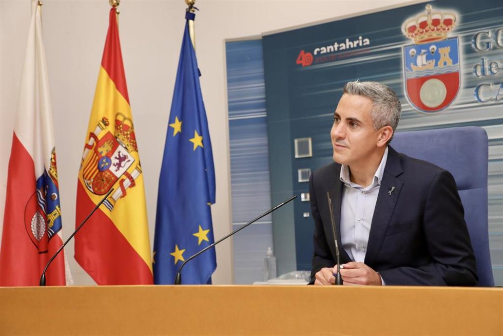 El vicepresidente de Cantabria, Pablo Zuloaga, en la rueda de prensa de los acuerdos del Consejo de Gobierno