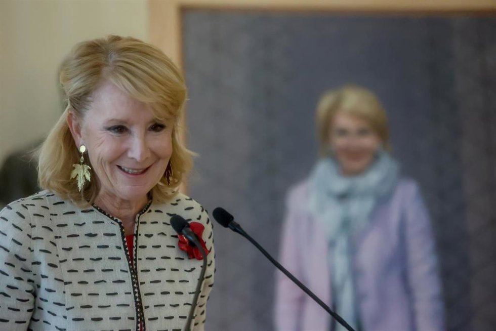 Archivo - La ex presidenta de la Comunidad de Madrid Esperanza Aguirre interviene en la inauguración de su retrato en la Real Casa de Correos.