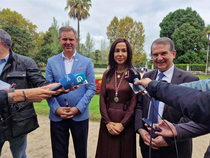 Pardo de Vera este viernes en Vigo recogiendo la Medalla de Oro de la ciudad.