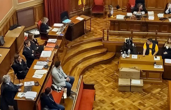 Juicio a una acusada de inducir a un amigo a matar al padre de él en 2019 en Vilanova i la Geltrú (Barcelona), y a al chico por presuntamente hacerlo. 28 de septiembre de 2022.
