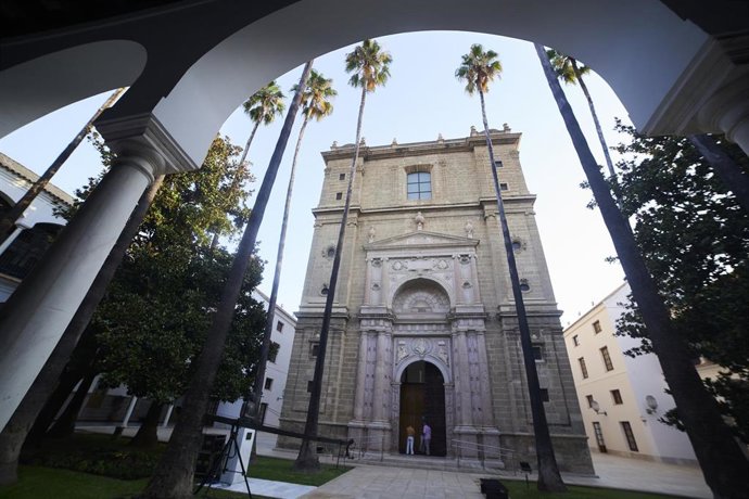 Archivo - Detalle de la fachada principal del hemiciclo antes de la sesión constitutiva del Parlamento andaluz de la XII Legislatura en el Parlamento de Andalucía, a 14 de julio de 2022 en Sevilla (Andalucía, España)
