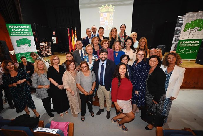 El presidente de la Región de Murcia, Fernando López Miras, clausura la Jornada 'Sumamos y crecemos juntas', organizada por Afammer con motivo del Día Internacional de las Mujeres Rurales.