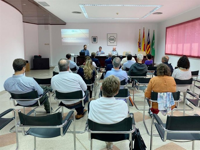 Reunión del conseller Miquel Company con Pime Menorca