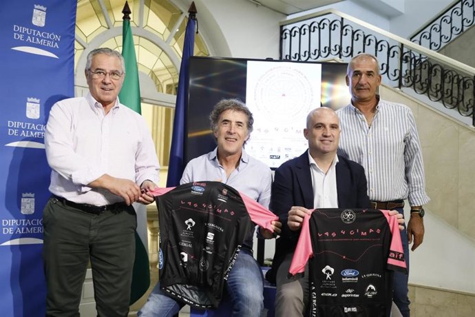 Presentación de la marcha ciclodeportiva 'Las 4 Cimas' en Almería