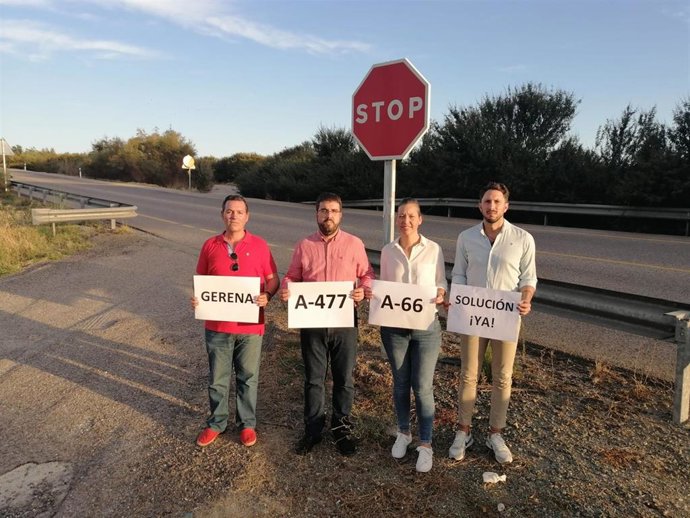 En la imagen, el alcalde, Javier Fernández Gualda, y los portavoces del PSOE, Juan Manuel Illacucci; de Adelante Gerena, María José León; y del PP, José María Escribano.