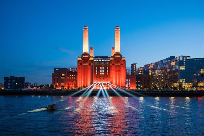 The opening of Battersea Power Station and Electric Boulevard (c) Charlie Round Turner