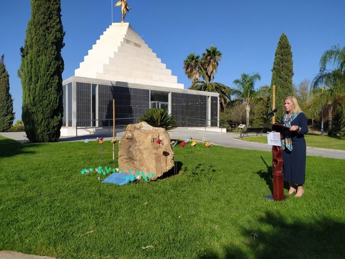 Nota De Prensa: La Delegada De Salud De Cádiz Agradece El Trabajo De La Asociación De Apoyo Al Duelo Gestacional, Perinatal Y Neonatal Matrioskas