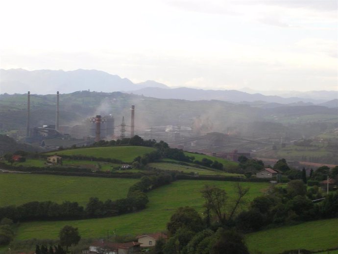 Archivo - Factoría de Veriña de ArcelorMittal, en Gijón