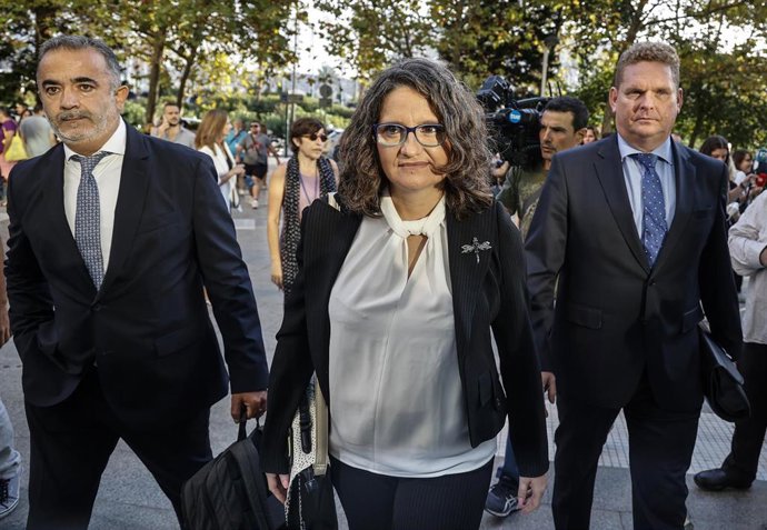 La exvicepresidenta, exportavoz y exconsellera de Igualdad y Políticas, Mónica Oltra a su llegada a la Ciudad de la Justicia de Valencia, a 19 de septiembre de 2022 (archivo)