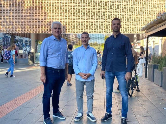 El presidente de El PI Palma, Josep Meli; el vicepresidente de El PI Palma, Carlos Cabrera, y el responsable de movilidad de la formación en Palma, Toni Crespí.
