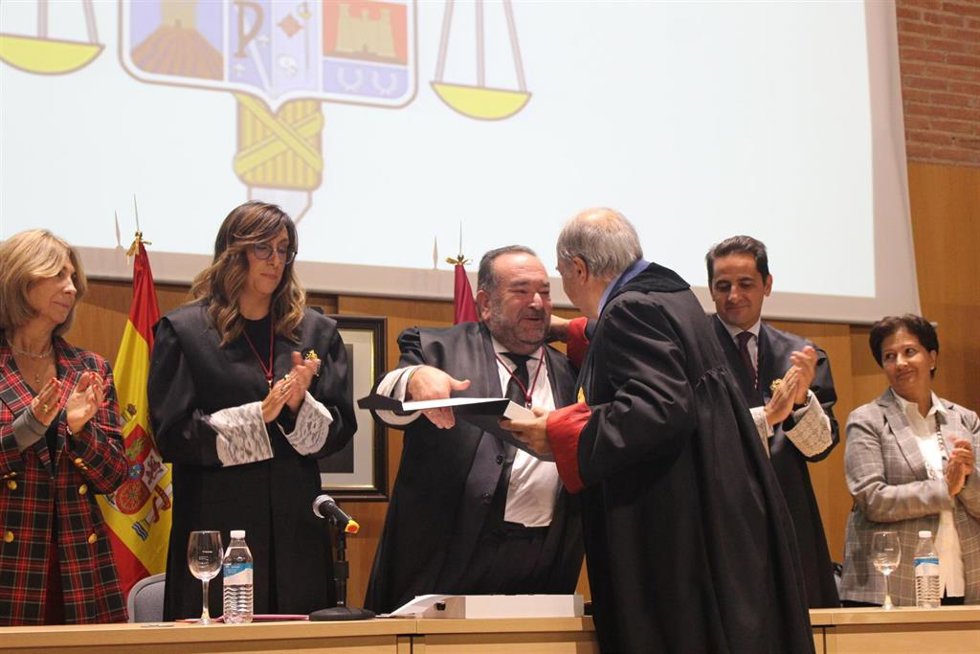 El Ilustre Colegio de Abogados de Guadalajara ha celebrado en el salón de actos del centro San José de la Diputación Provincial el acto central de la festividad de su patrona, la Virgen del Pilar