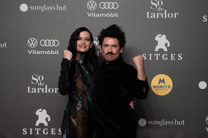 El director Lorcan Finnegan (d); y la actriz Eva Green en la alfombra roja del Festival Internacional de Cine Fantástico de Catalunya, en el Hotel Meliá Sitges, a 14 de octubre de 2022, en Sitges, Barcelona, Cataluña (España). Green presenta en la Secci