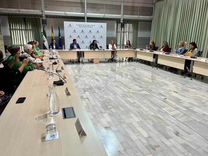 Crespo celebra en el Día Mundial de la Mujer Rural el mayor protagonismo femenino en el campo y la pesca