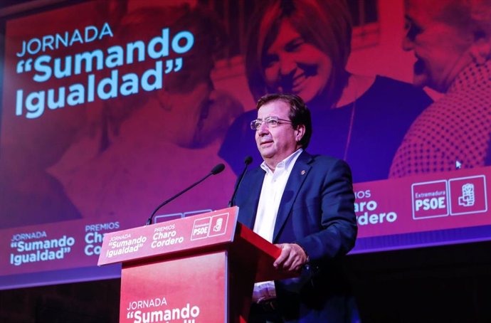 El secretario general del PSOE de Extremadura, Guillermo Fernández Vara, en la jornada 'Sumando igualdad'