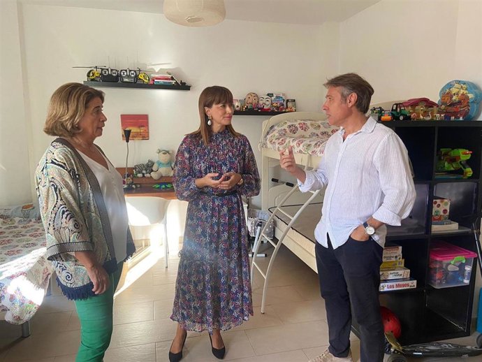 Ruth Sabaria, delegada territorial de Inclusión Social, Juventud, Familias e Igualdad en Málaga, en su visita a los centros de acogimiento residencial de Nuevo Futuro