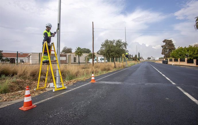 Carretera de acceso al Hospital Infanta Elena.