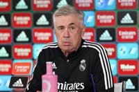 Ancelotti: "El año pasado intenté inventar algo en el Clásico y me dieron un palo"