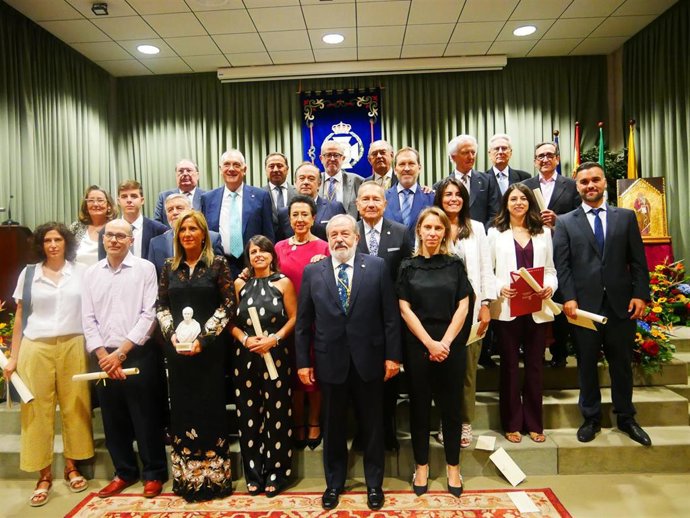 El Colegio de Médicos de Sevilla durante la celebración de San Lucas, patrón de la colegiación.