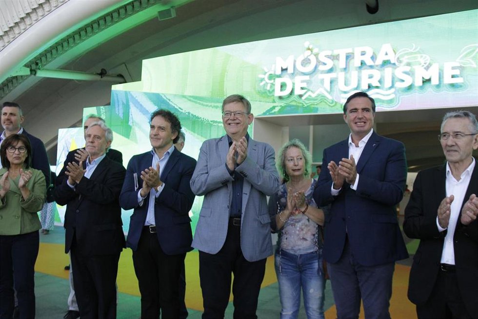 El 'president' de la Generalitat, Ximo Puig, visita la IV Mostra de Turisme de la Comunitat Valenciana