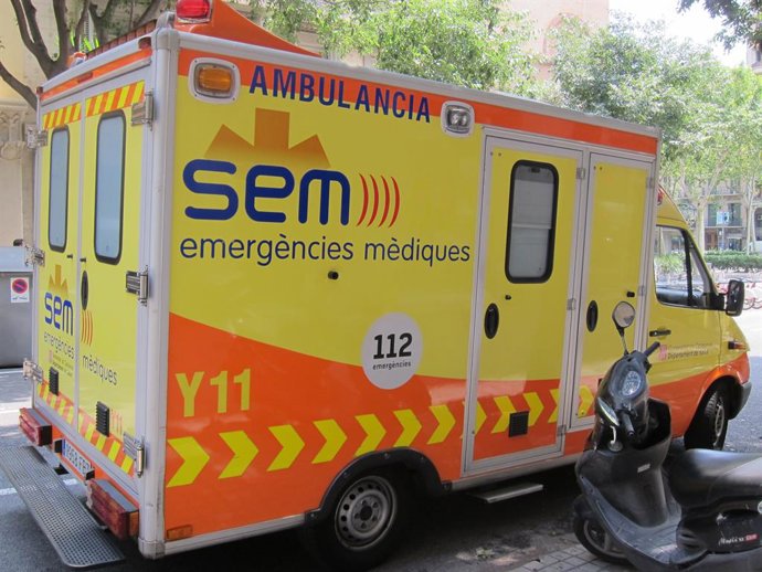 Archivo - Imatge de recurs d'una ambulncia del SEM
