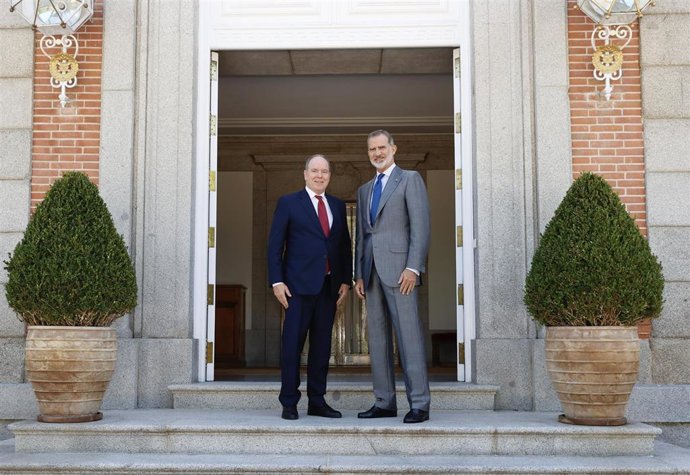 El Rey Felipe VI con el Príncipe Alberto II de Mónaco.