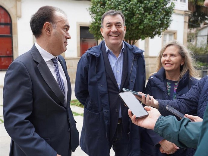 El conselleiro de Cultura, Román Rodríguez, en un acto en la Casa de Don Álvaro, en Lalín