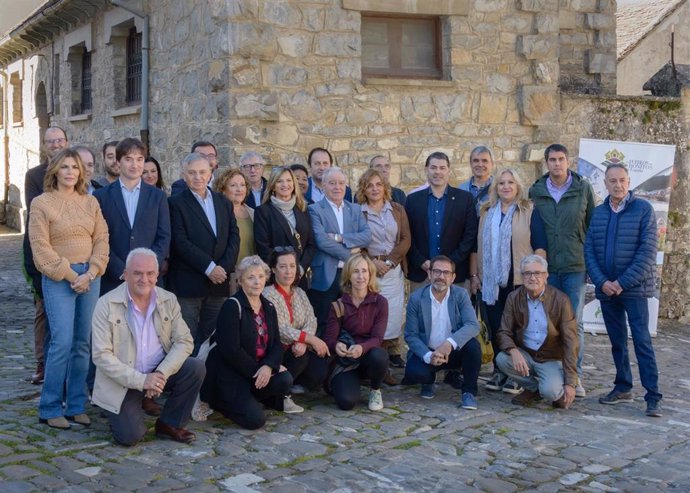 Un total de 16 localidades participan este sábado en la asamblea de Los Pueblos Más Bonitos de España de la zona este.