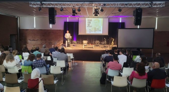 El conseller de Educación, Josep Gonzlez-Cambray, interviene en el cierre de la III Jornada 'Science Needs You' en Amposta (Tarragona)