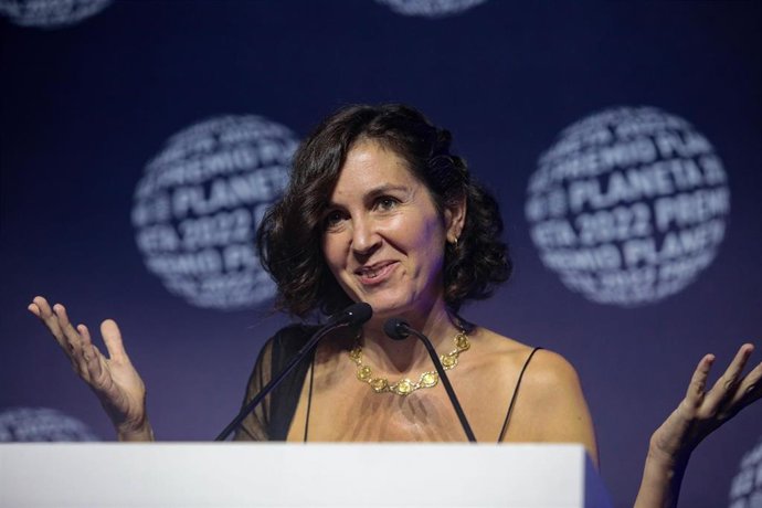 La autora Crisitina Campos ha resultado finalista del LXXI Premio Planeta por su obra 'Historias de mujeres casadas' durante la entrega del LXXI Premio Planeta en el Museu Nacional d'Art de Catalunya (MNAC), a 15 de octubre de 2022, en Barcelona