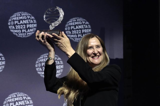 L'escriptora d'Osca Luz Gabás, guanyadora del LXXIè Premi Planeta, dotat amb 1 milió d'euros, per la novel·la 'Lejos de Luisiana'