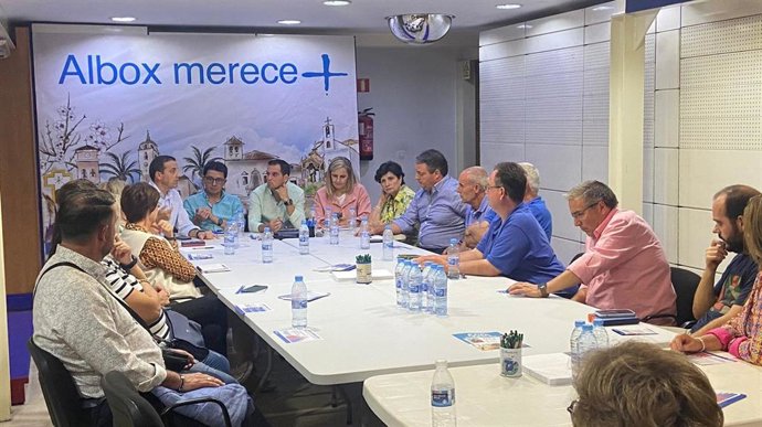 Reunión del PP con vecinos del Almanzora