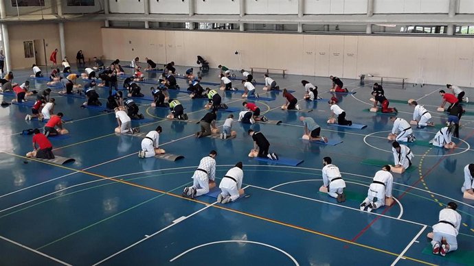 Demostración de reanimación cardiopulmonar en el Centro de Tecnificación Deportiva Estadio Larrabide