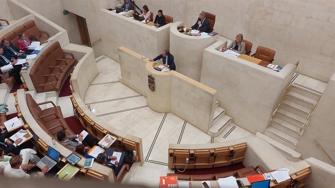 Archivo - Parlamento de Cantabria. Pleno